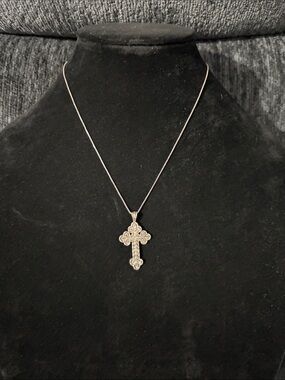 Silver Filigree Cross Pendant Necklace - Elegant Women's Jewelry